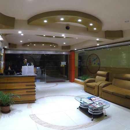 Reddoorz Plus @ Taj Hotel Tuguegarao Екстериор снимка
