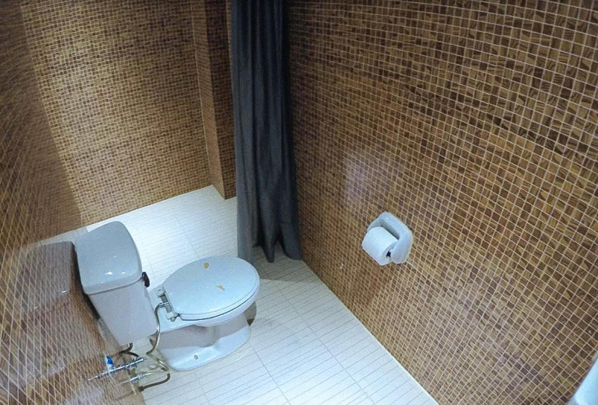 Reddoorz Plus @ Taj Hotel Tuguegarao Екстериор снимка