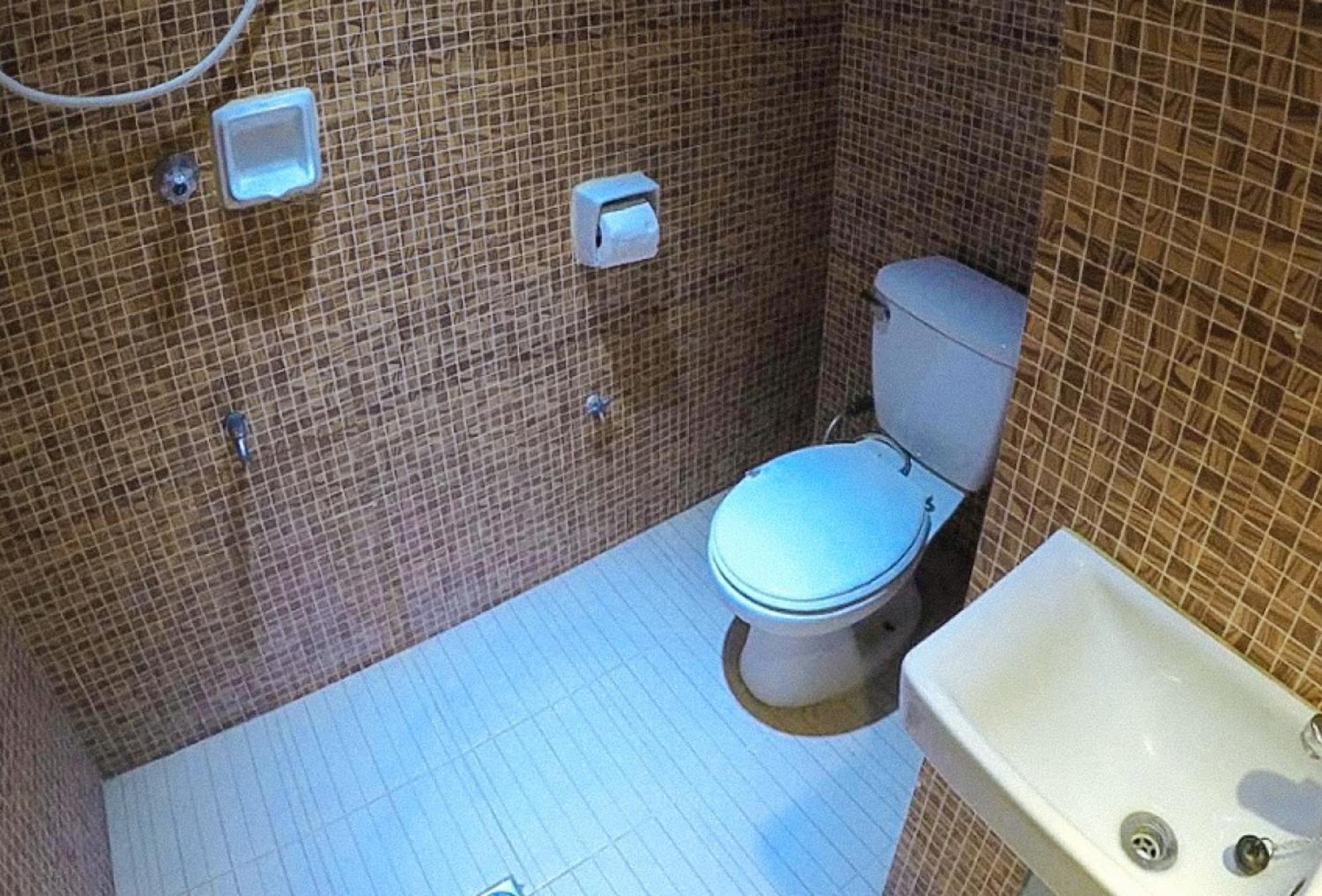 Reddoorz Plus @ Taj Hotel Tuguegarao Екстериор снимка