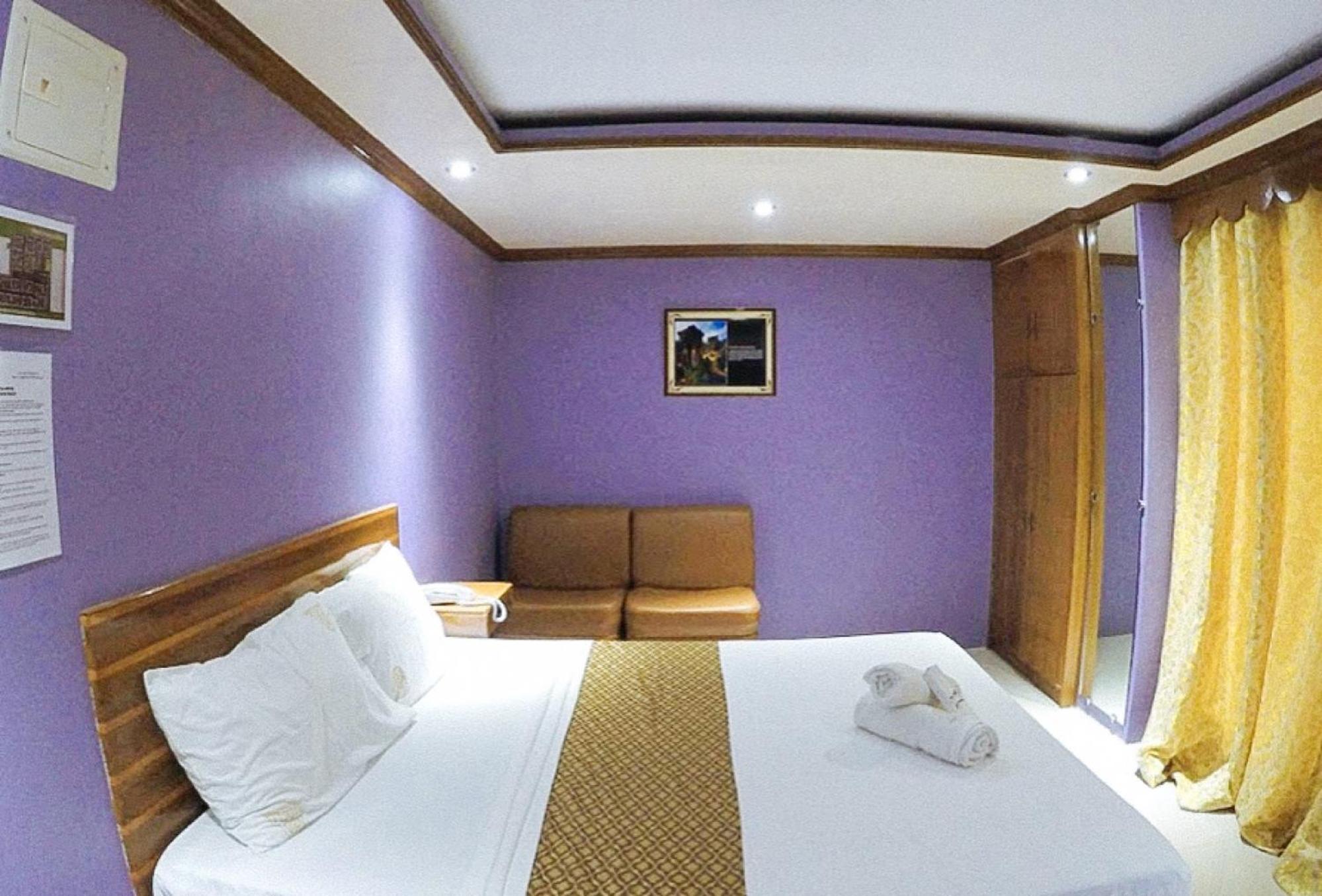 Reddoorz Plus @ Taj Hotel Tuguegarao Екстериор снимка