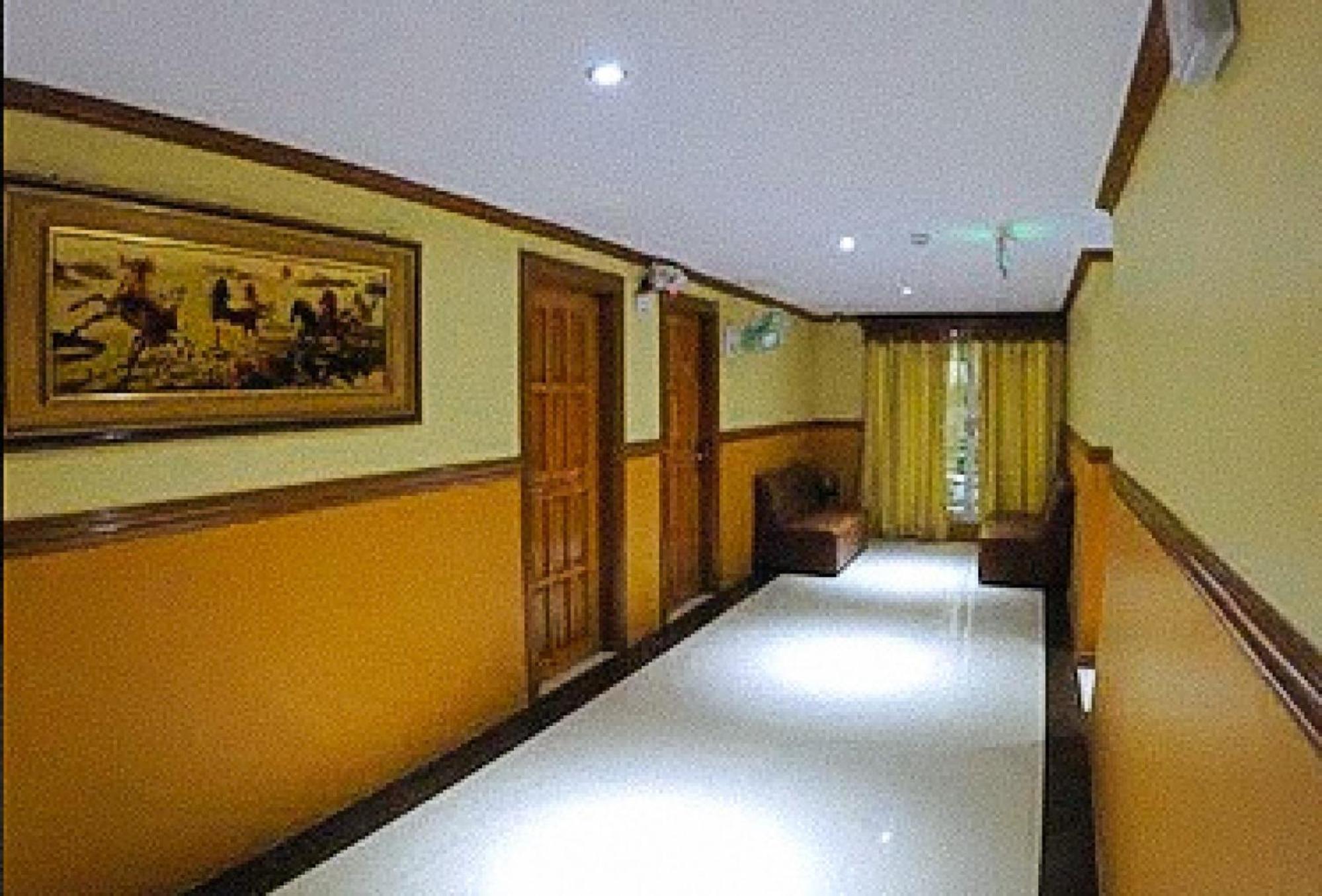 Reddoorz Plus @ Taj Hotel Tuguegarao Екстериор снимка